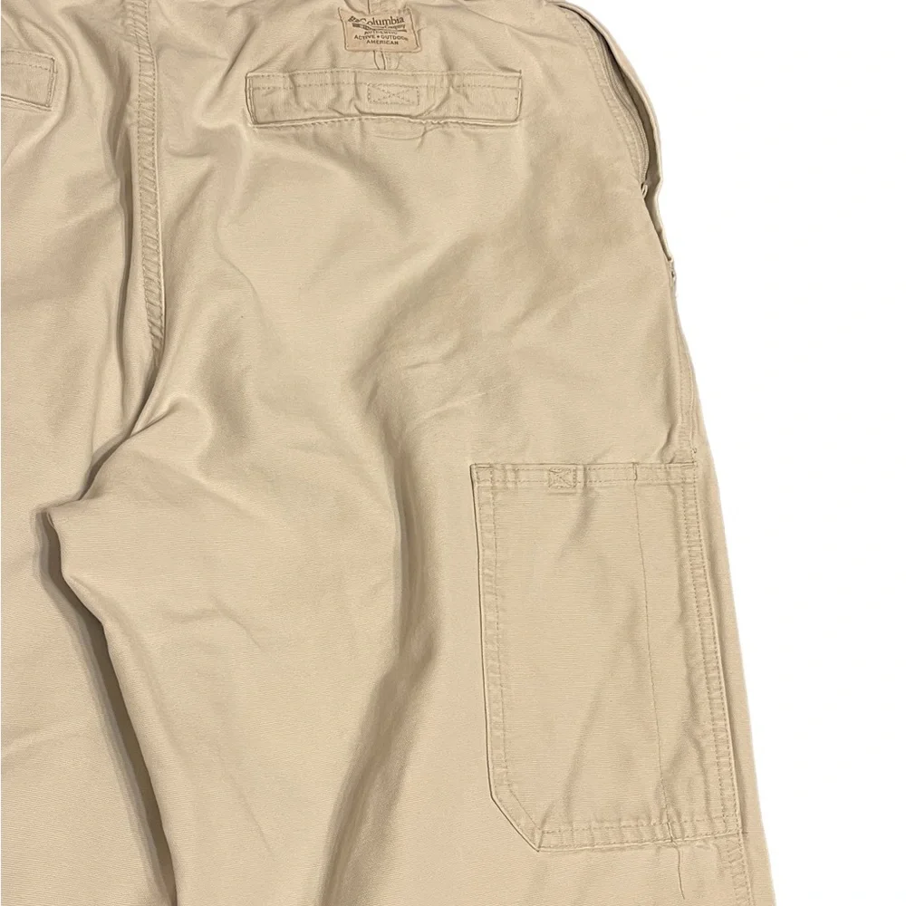 Men’s Columbia Cream Cargo Canvas Pants Size 36W30L Excellent Used Condition